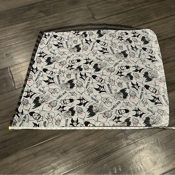 Disney Villains Animated Antagonists Scarf - Picture 8 of 11